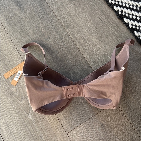 NWT SKIMS bra size 32H Umber Color - Picture 5 of 5